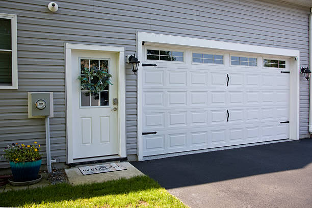 24/7 Emergency Garage Door Panel Replacement experts in Franklin County County, IL
